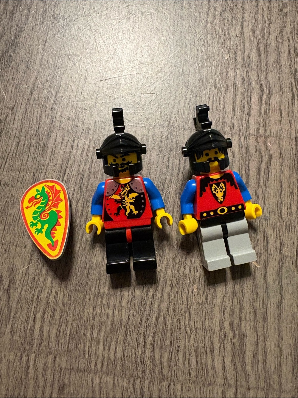 2 Vintage Lego Castle Dragon Knights Dragon Master Guards Minifigures